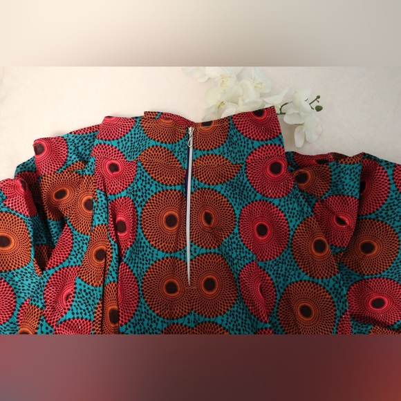 Beautiful traditional African skirt made of traditional African cloth. - Picture 2 of 3